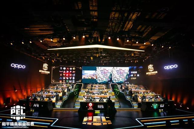 入籍后的首 入籍后的首