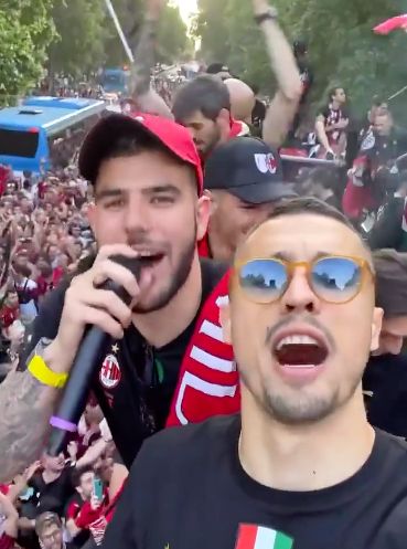 中场休息时 中场休息时